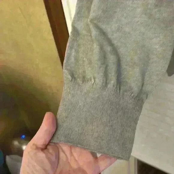 NWT Liz Claiborne light weight grey sweater plus size 3x v neck - Picture 4 of 6